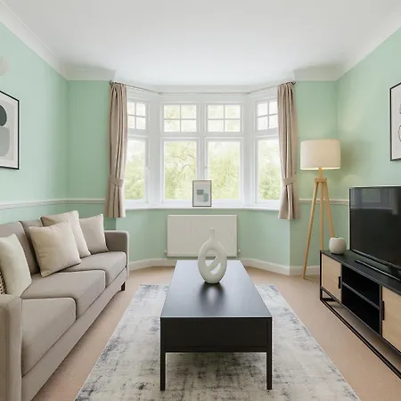 2 Bed Apartment In Brockley